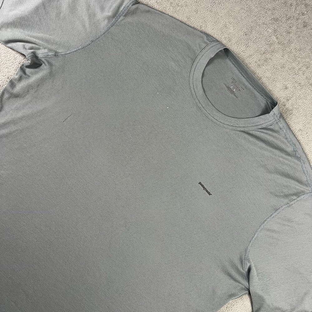 Patagonia Shirt Mens XLarge Gray Lightweight Performance Outdoors Distressed USA